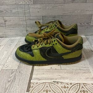 Nike dunk low Halloween skull grade school size 5.5